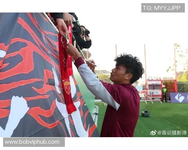 蒯纪闻深情致谢徐导与团队期待未来在巅峰时刻重聚 蒯纪闻深情致谢徐导与团队期待未来在巅峰时刻重聚