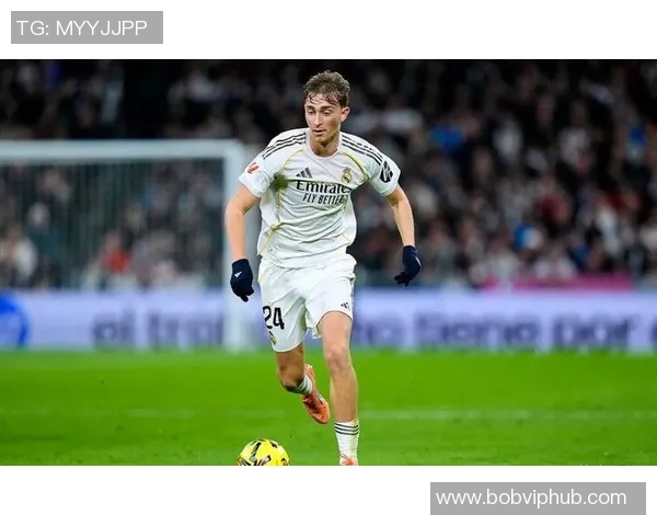 前皇马中卫盛赞赫伊森双脚技术出色防守预判精准球商极高